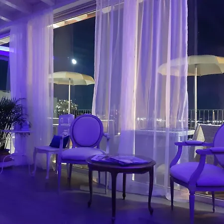 Luxury Dreams Гостевой дом 4*