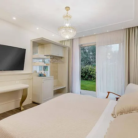 Luxury Dreams 4*